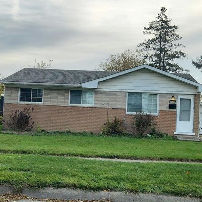 33016 Cheryl St, Clinton Township, MI 48035