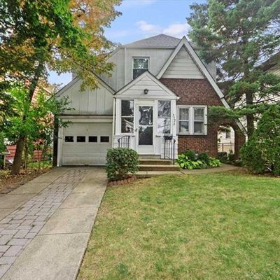 352 Roosevelt Ave, Hasbrouck Heights, NJ 07604