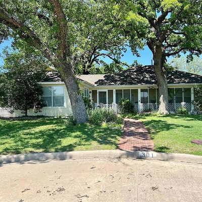 301 E Cedar St, Nocona, TX 76255