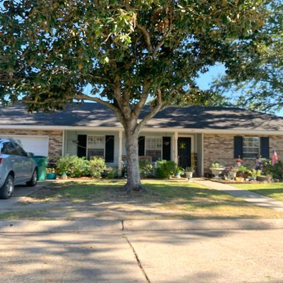 301 River Point Dr, Destrehan, LA 70047