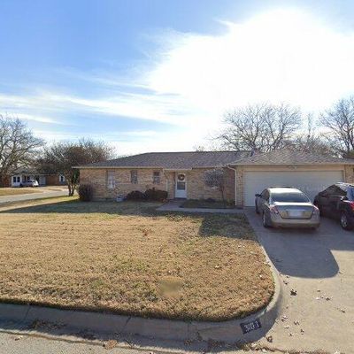 301 Sw Gamble St, Burleson, TX 76028