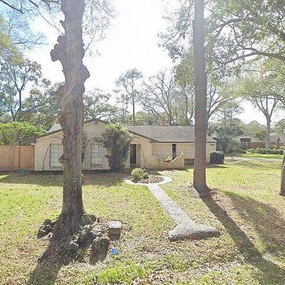 302 Silver Saddle Dr, Angleton, TX 77515