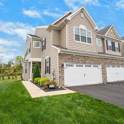 304 Redclover Ln, Allentown, PA 18104