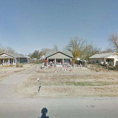 306 W Washington Ave, Iowa Park, TX 76367