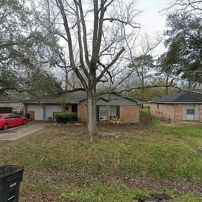 308 E Dumble St, Alvin, TX 77511