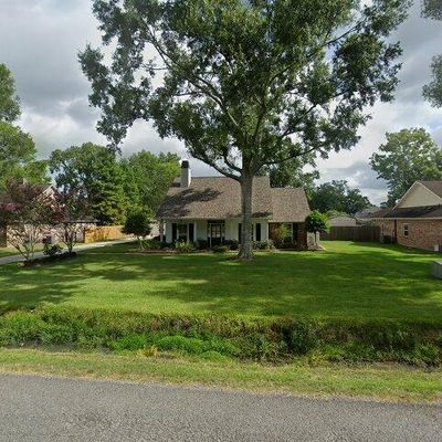 39442 Tommy Moore Rd, Gonzales, LA 70737