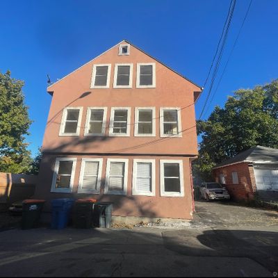 4 Foster Ct, Meriden, CT 06451