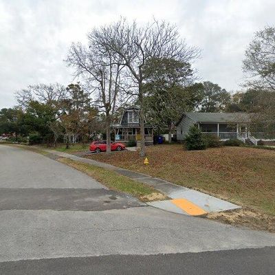 412 Womble St, Oak Island, NC 28465