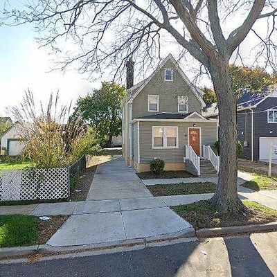 42 Oakland St, Hempstead, NY 11550