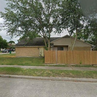 4202 Winterborne Dr, Pasadena, TX 77505