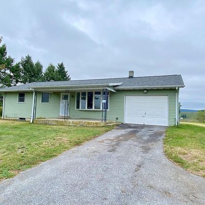 370 Witchcraft Rd, Hamburg, PA 19526