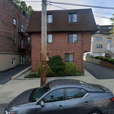 371 Gorge Rd, Cliffside Park, NJ 07010