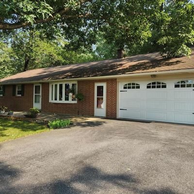 3761 E Elizabethtown Rd, Manheim, PA 17545