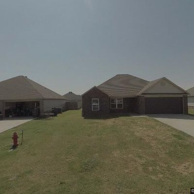 3829 Churchill Dr, Jonesboro, AR 72404