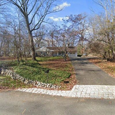 47 Eagle Rim Rd, Upper Saddle River, NJ 07458