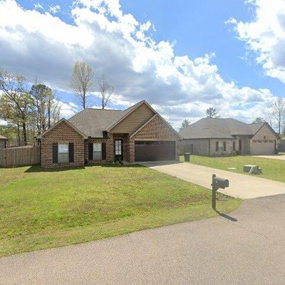 47 Regent Ln, Columbus, MS 39705