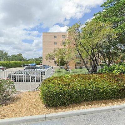 500 Executive Center Dr #4 J, West Palm Beach, FL 33401