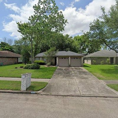 423 Buoy Rd, Webster, TX 77598