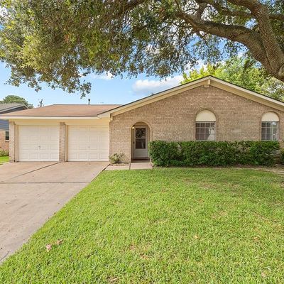 4327 Yosemite Dr, Pasadena, TX 77504