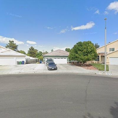 44154 Coral Dr, Lancaster, CA 93536