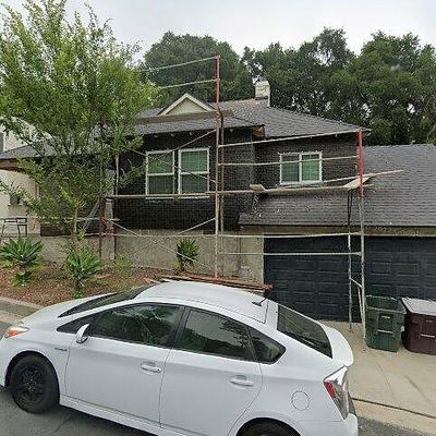 444 Devonshire Ln, Glendale, CA 91206