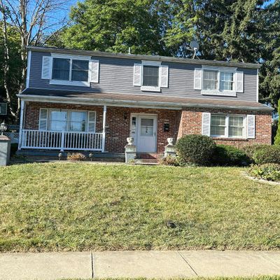 454 Brookfield Rd, Drexel Hill, PA 19026