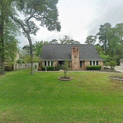 559 Roanoke Dr, Conroe, TX 77302