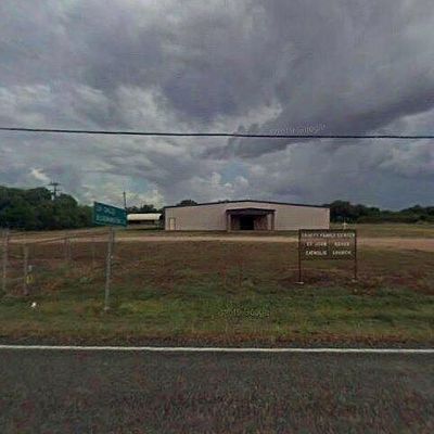 5596 Fm 616, Vanderbilt, TX 77991