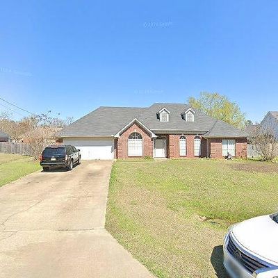 564 Oakdale Dr, Columbus, MS 39705