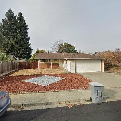 566 Mathews Dr, Vacaville, CA 95687