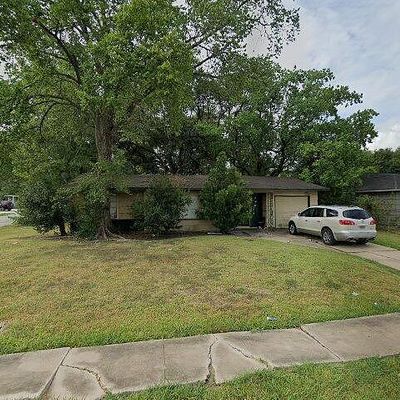 5782 Belcrest St, Houston, TX 77033