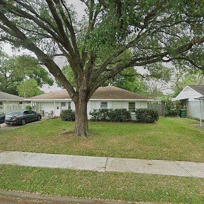 5922 Grape St, Houston, TX 77074