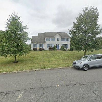 6 Walden Dr, Annandale, NJ 08801