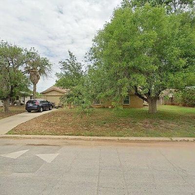 541 Margo Dr, Pearsall, TX 78061