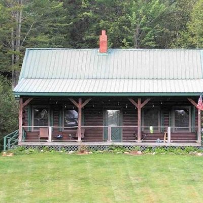 685 Green Woods Rd, Peru, ME 04290