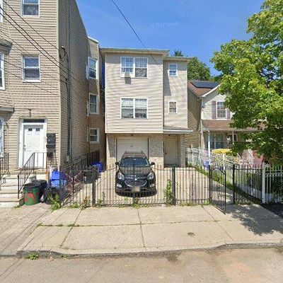 697 S 18 Th St, Newark, NJ 07103