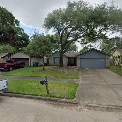 710 Silverpines Rd, Houston, TX 77062