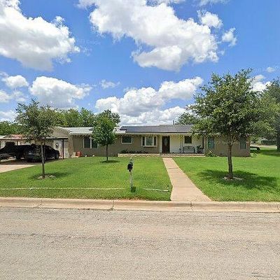 719 E Taft St, Pearsall, TX 78061