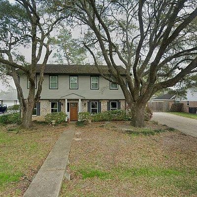 726 River Plantation Dr, Conroe, TX 77302