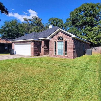 611 S 13 Th St, Nederland, TX 77627