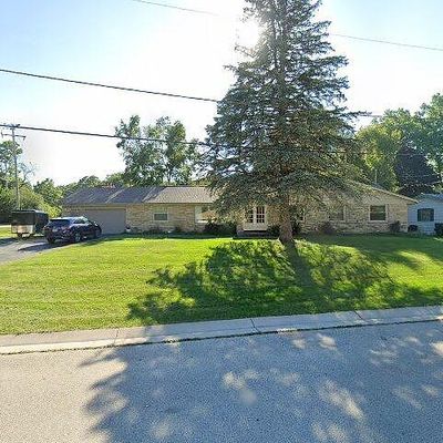 6201 N Sunny Point Rd, Milwaukee, WI 53217