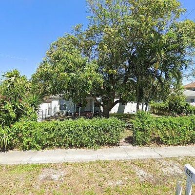 621 S Swinton Ave, Delray Beach, FL 33444