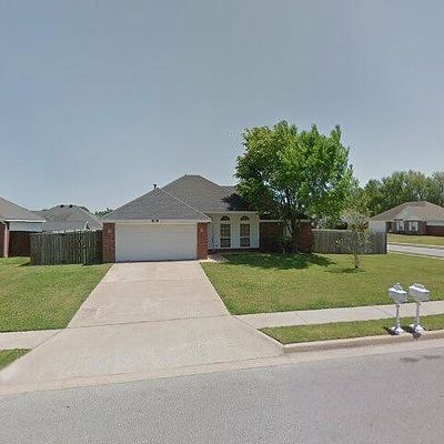 809 Crystal St, Lowell, AR 72745