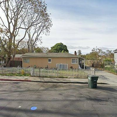 810 Weeks St, East Palo Alto, CA 94303