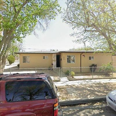 860 W Holguin St, Lancaster, CA 93534