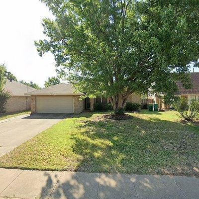 761 Honeysuckle Ln, Cedar Hill, TX 75104