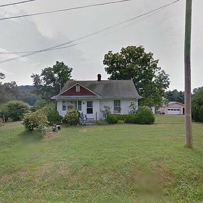 99 Hill St, Fieldale, VA 24089