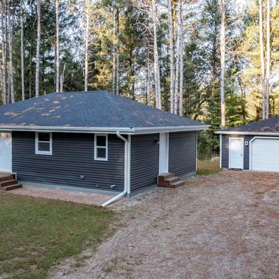 N1959 Virginia Dr, Waupaca, WI 54981