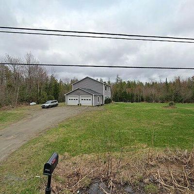 895 Mutton Ln, Clinton, ME 04927