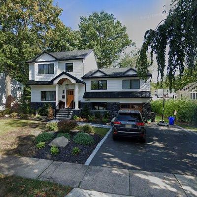 90 Lakewood Ave, Ho Ho Kus, NJ 07423